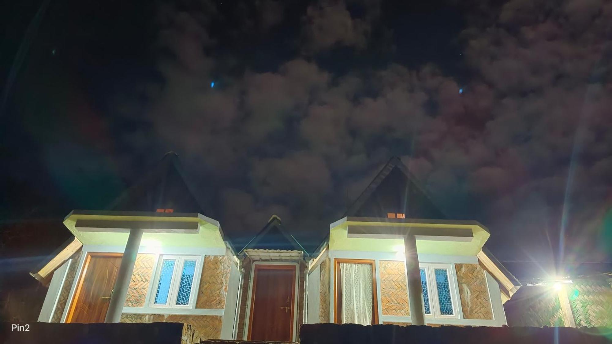I Basa Homestay Sohrarim Екстер'єр фото
